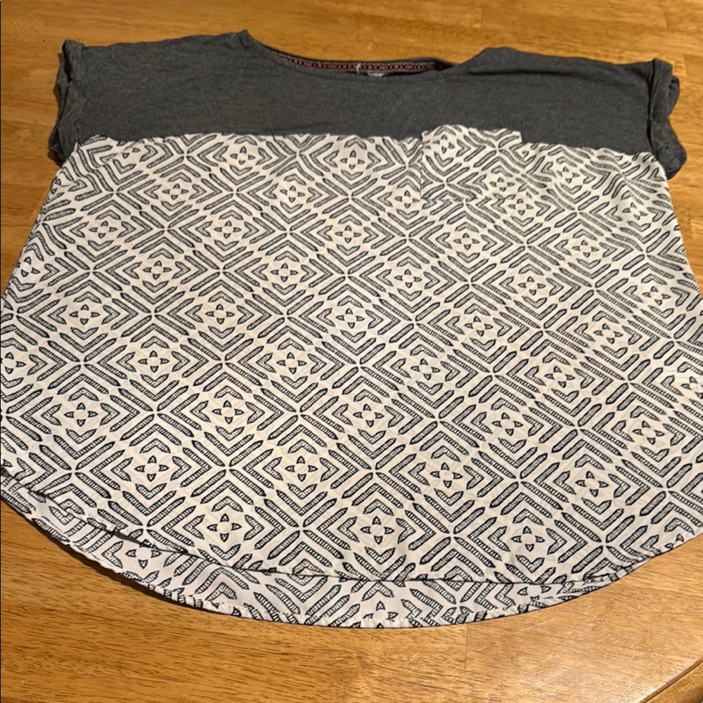 Target Gray and White Patterned Blouse